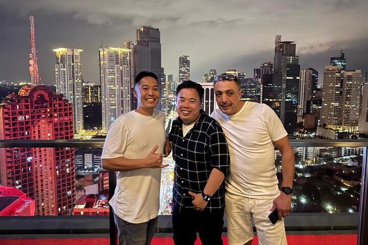 Makati : Pubcrawl Midget boxing rooftop music and gogo clubs