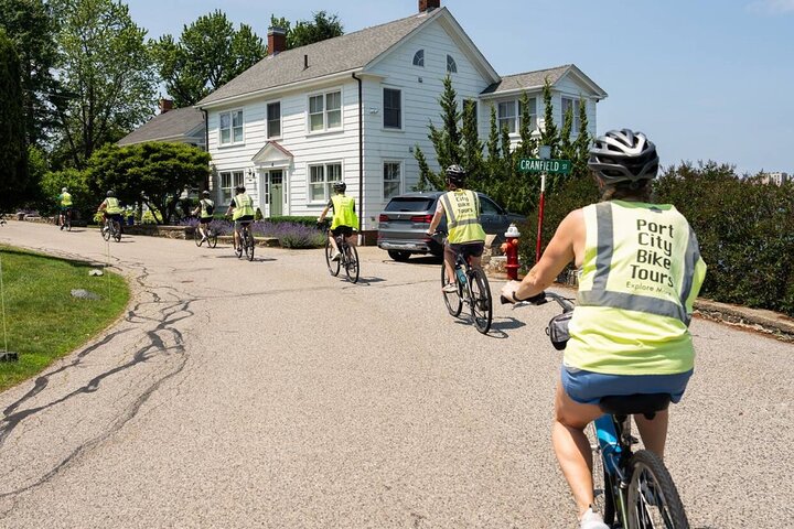 Islands & Harbor Bike Tour-Sightseeing + Exploring Must-See Sites
