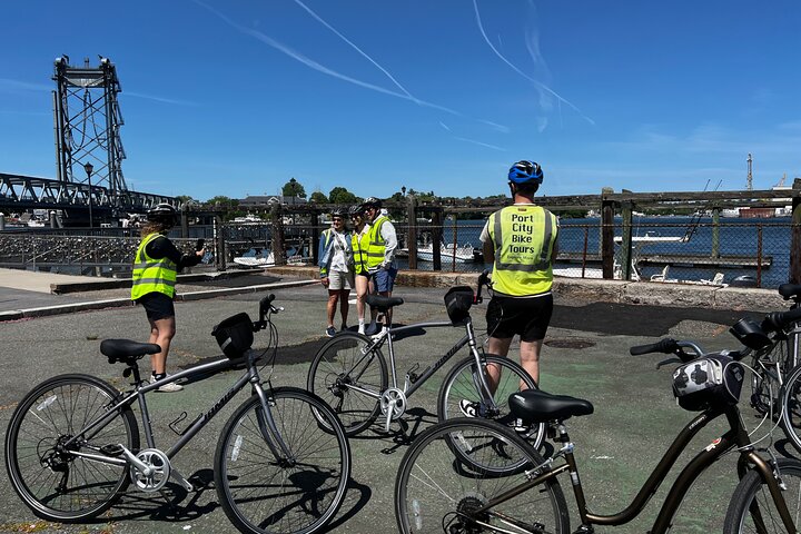 Islands & Harbor Bike Tour-Sightseeing + Exploring Must-See Sites