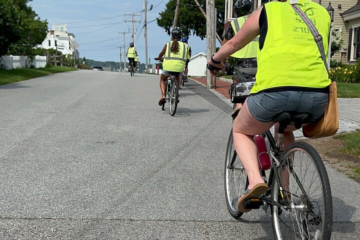 Islands & Harbor Bike Tour-Sightseeing + Exploring Must-See Sites