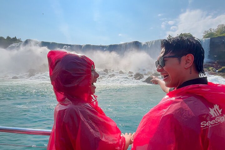 Niagara Falls Small-Group Tour with Niagara City Cruise Boat Ride