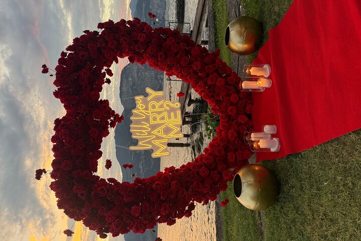 Romantic Marriage Proposal Experience in Lake Garda