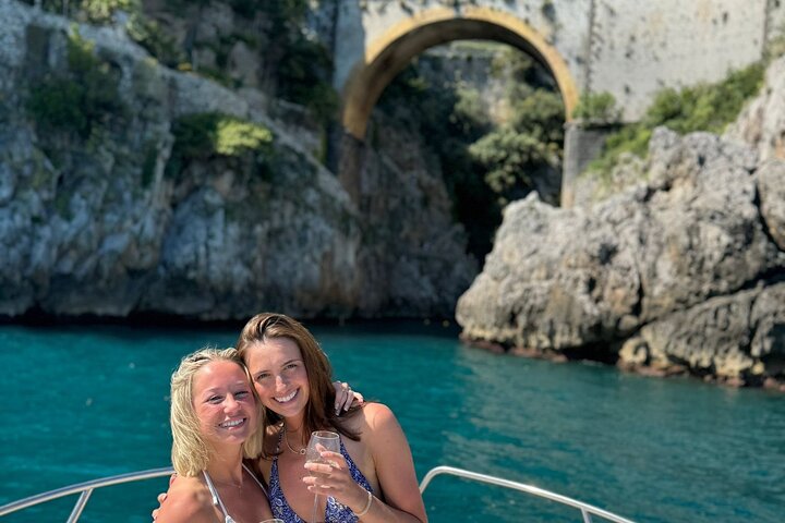 Small Group Boat Tour: Discover the Amalfi Coast from Positano