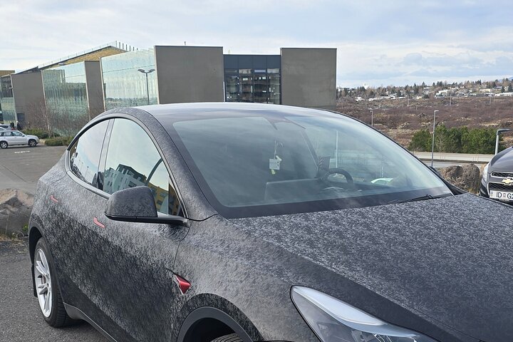 Keflavik Airport: One-way Private Transfer to/from Reykjavik