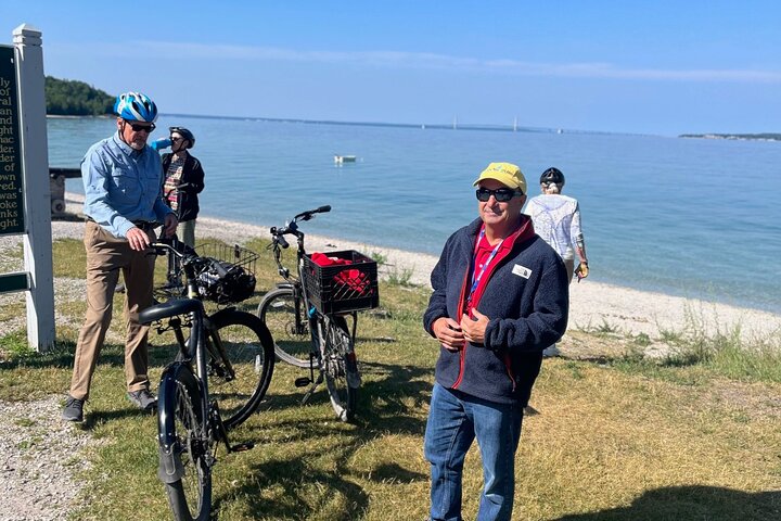 Guided Bike Tour of Mackinac Island with Scenic Views