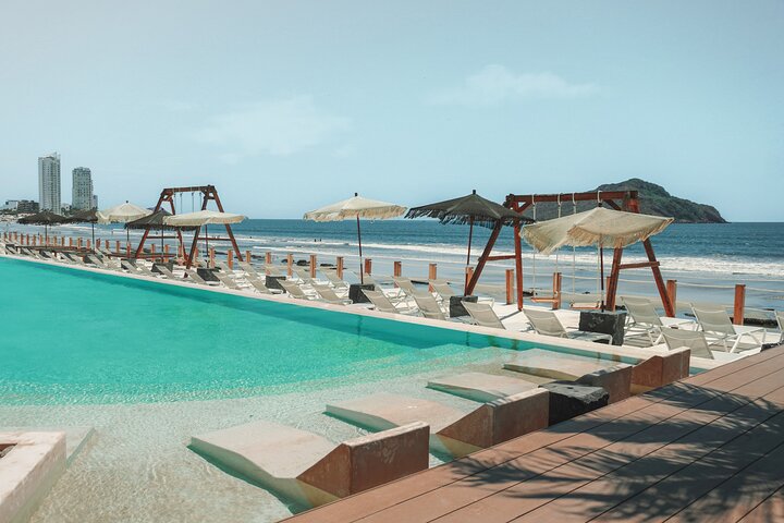 Mazatlan Shekinah Beach Club Experience