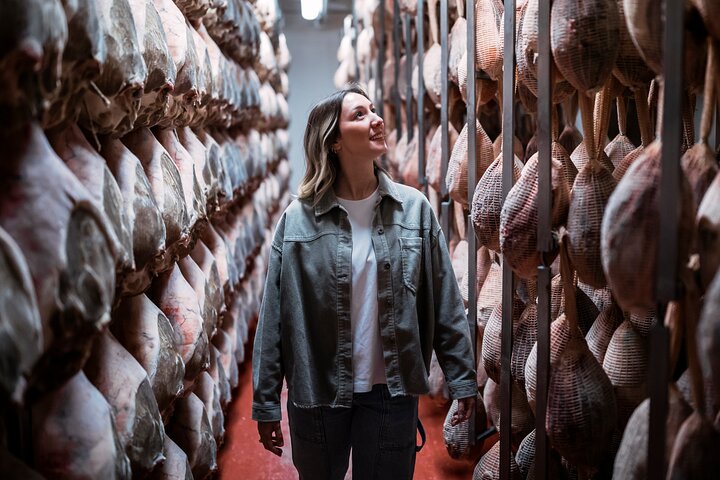 Half Day Private Parmigiano Reggiano and Parma Ham Experience