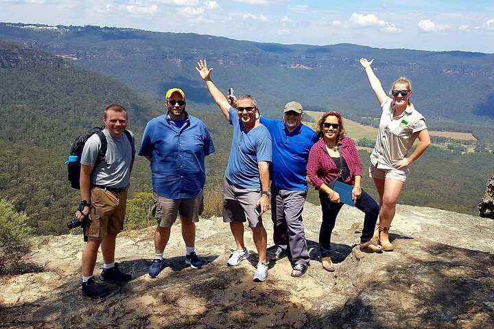 Blue Mountains Day Tour With Bushwalks, Waterfalls & Featherdale