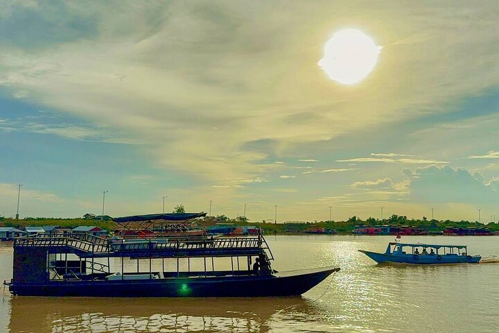 Private Boat from Battambang to Siem Reap via Tonle Sap Lake