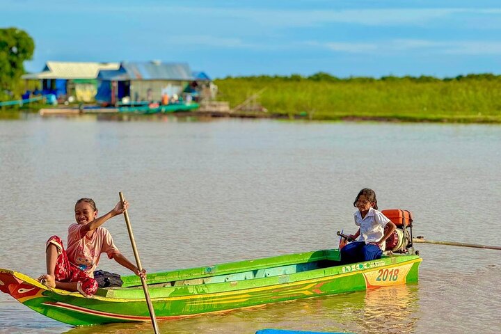 Private Boat from Battambang to Siem Reap via Tonle Sap Lake