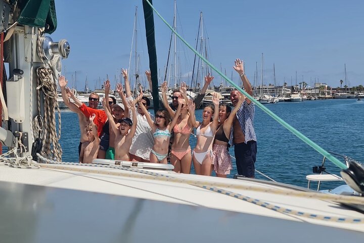 Torrevieja Adventure Tour with the Catamaran Apaelo