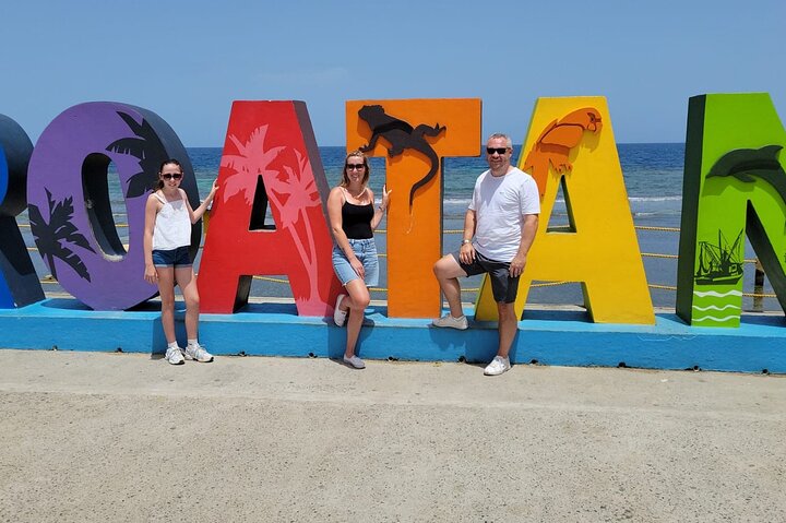 Roatan Wildlife Monkeys,Sloths, chocolate Rum tasting Island Tour