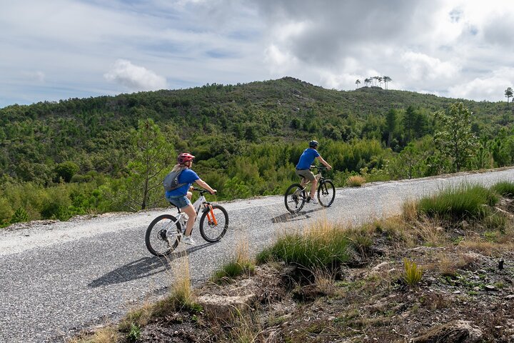 Private E-bike tour in Serra da Estrela. Guided or Auto Guided
