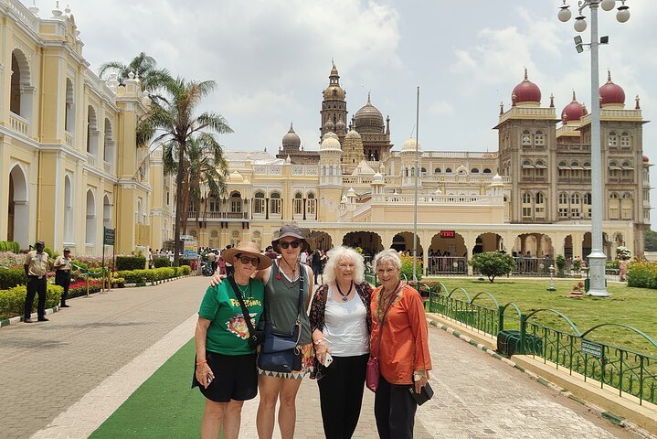 Bengaluru To Mysuru Day Tour With Lunch & Entrance Ticket