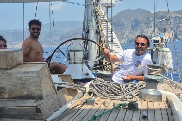 Vela and Wine Experience a Vulcano Aeolian Islands