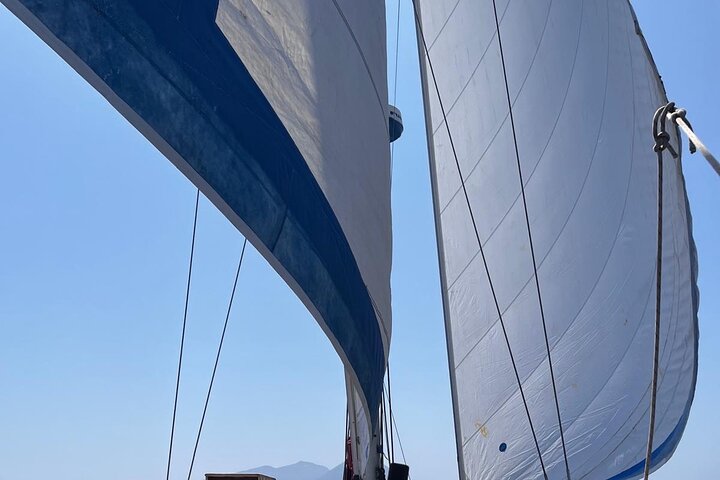 Vela and Wine Experience a Vulcano Aeolian Islands