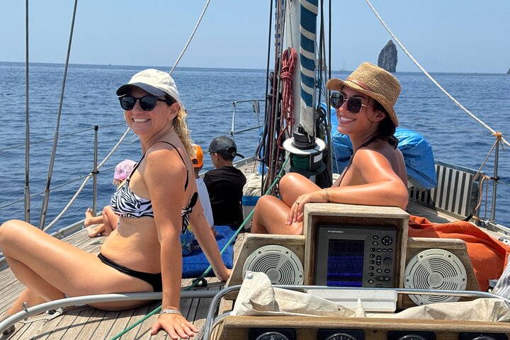 Vela and Wine Experience a Vulcano Aeolian Islands