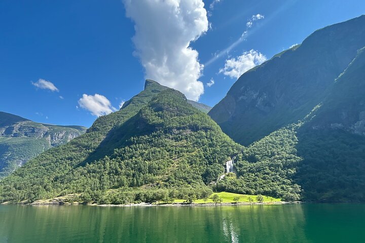 Guided Tour To Nærøyfjorden, Flåm And Stegastein - Viewpoint Cruise