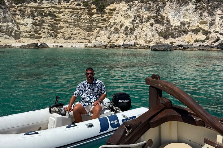 Cagliari boat tour : 5 swim stops, snorkeling & Sardinian aperitif