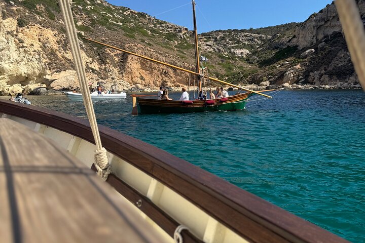 Cagliari boat tour : 5 swim stops, snorkeling & Sardinian aperitif