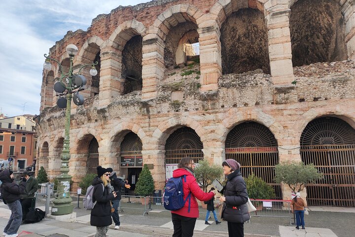 Verona: Tour with Arena, Cable Car and Optional Juliet Tickets