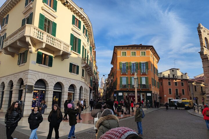 Verona: Tour with Arena, Cable Car and Optional Juliet Tickets