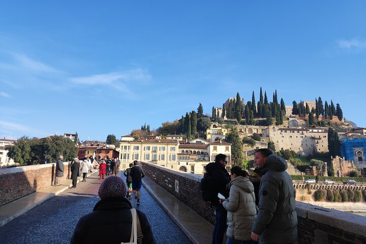 Verona: Tour with Arena, Cable Car and Optional Juliet Tickets