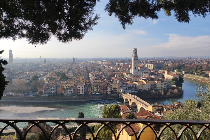 Verona: Tour with Arena, Cable Car and Optional Juliet Tickets