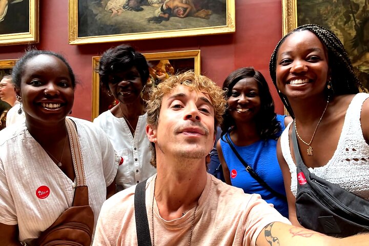 Louvre Museum Premium Guided Tour 6 GUESTS MAX Entry Included