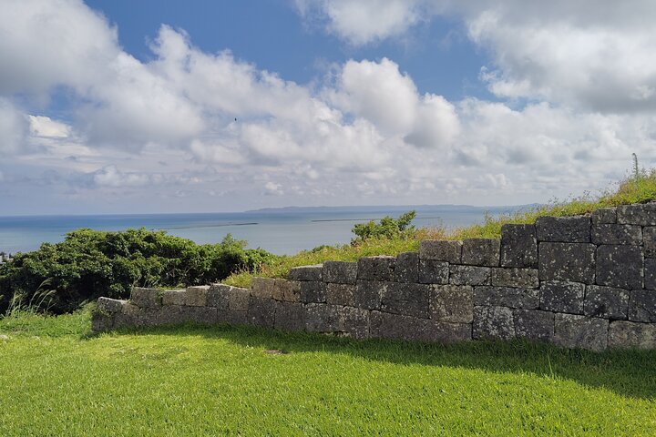 Okinawa: Katsuren Castle Ruins and Museum Guided Tour