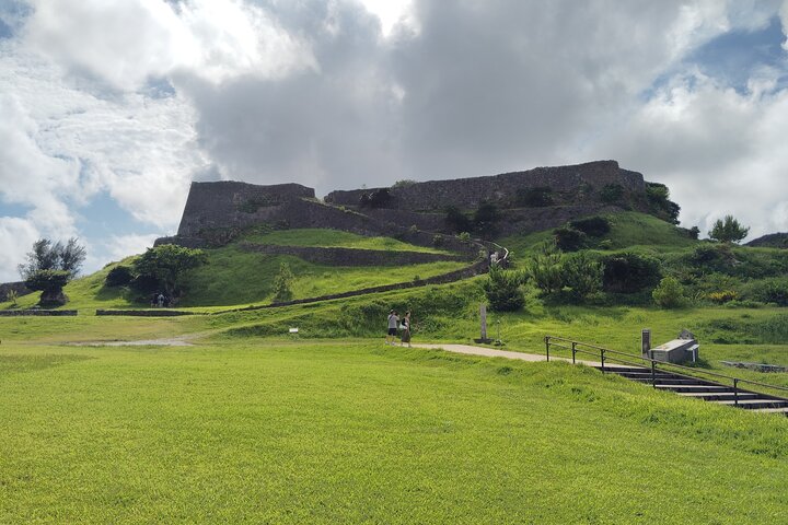 Okinawa: Katsuren Castle Ruins and Museum Guided Tour