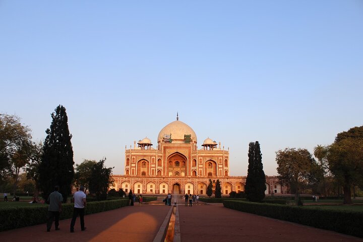 Bhopal to Delhi Ancient Monuments & Mughal Architecture