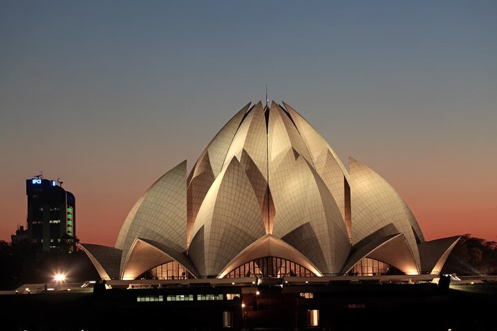 Bhopal to Delhi Ancient Monuments & Mughal Architecture