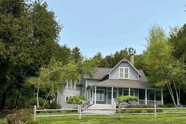 Elegant East Bluff: A Self-Guided Mackinac Island Tour