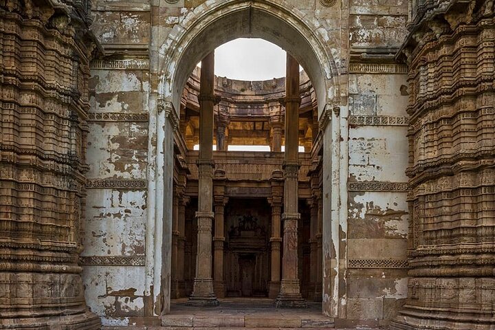 Vadodara to Aurangabad Drive to Explore the Man-made Wonder