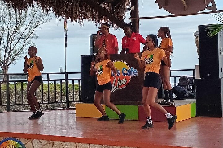 Seven Miles Beach in Negril and Ricks Cafe from Montego Bay