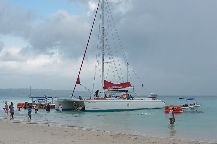 Seven Miles Beach in Negril and Ricks Cafe from Montego Bay