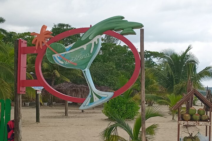 Seven Miles Beach in Negril and Ricks Cafe from Montego Bay