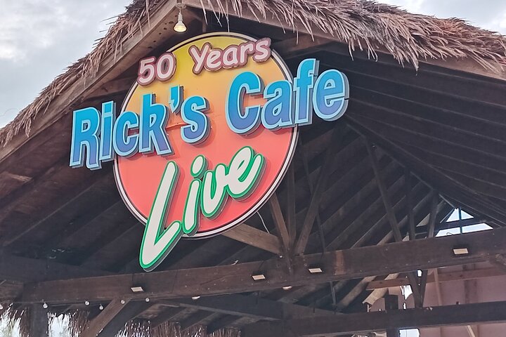 Seven Miles Beach in Negril and Ricks Cafe from Montego Bay