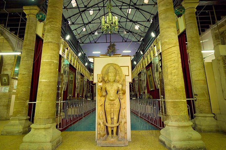 Temple & Lion Safari Tour from Rajkot in Gujarat