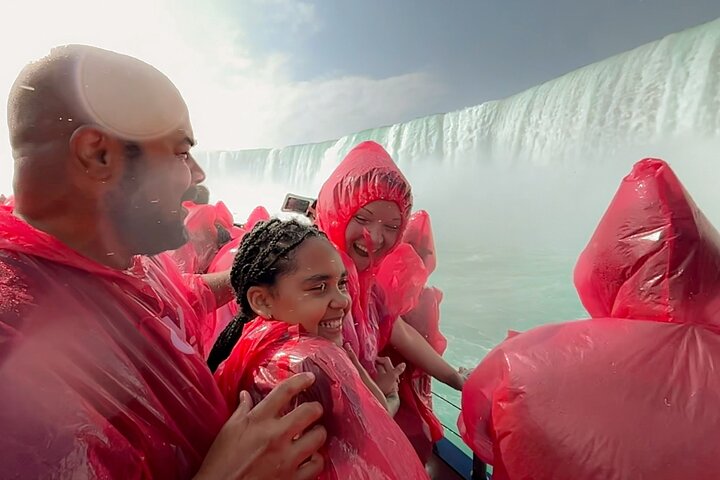 Niagara Falls Boat Cruise & Journey Behind the Falls Tour