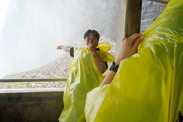 Niagara Falls Boat Cruise & Journey Behind the Falls Tour