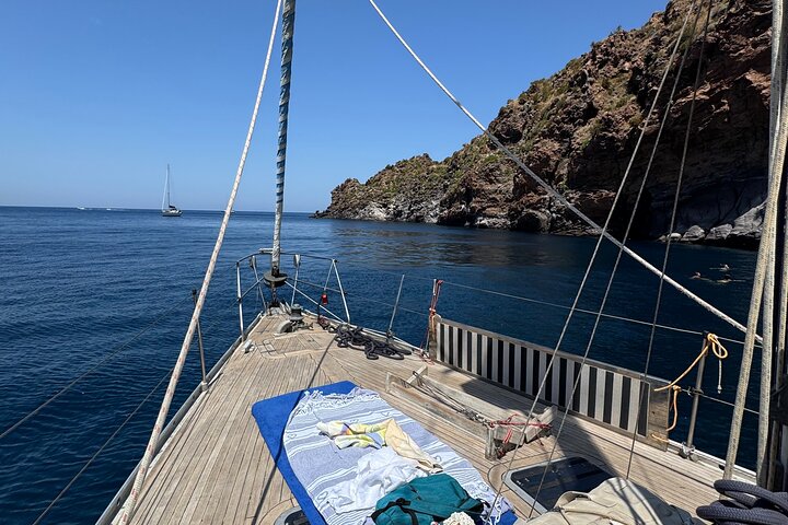 Vela and Wine Experience a Vulcano Aeolian Islands