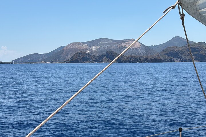 Vela and Wine Experience a Vulcano Aeolian Islands
