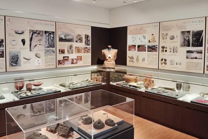 Okinawa: Zakimi Castle and Yuntanza Museum Heritage Tour