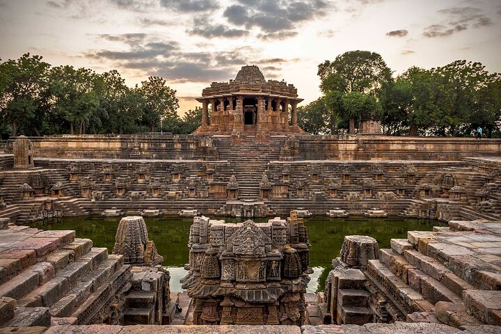 Vadodara to Ahmedabad: Vibrant Cities of Gujarat Tour