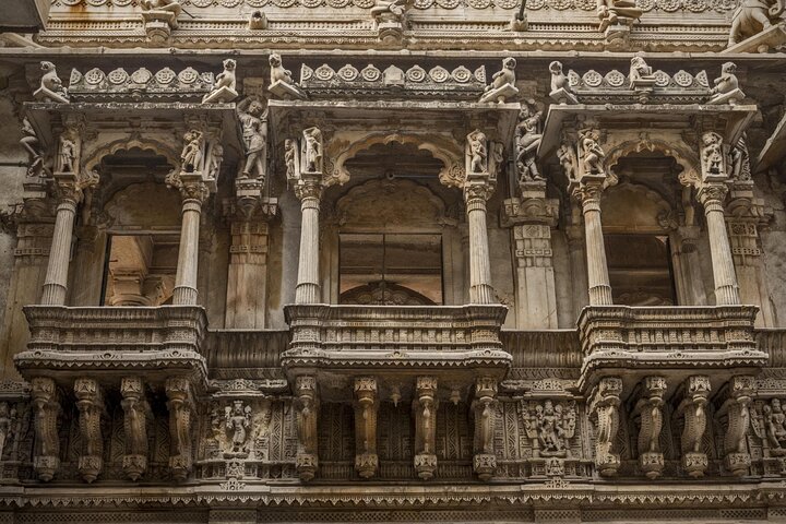Vadodara to Ahmedabad: Vibrant Cities of Gujarat Tour