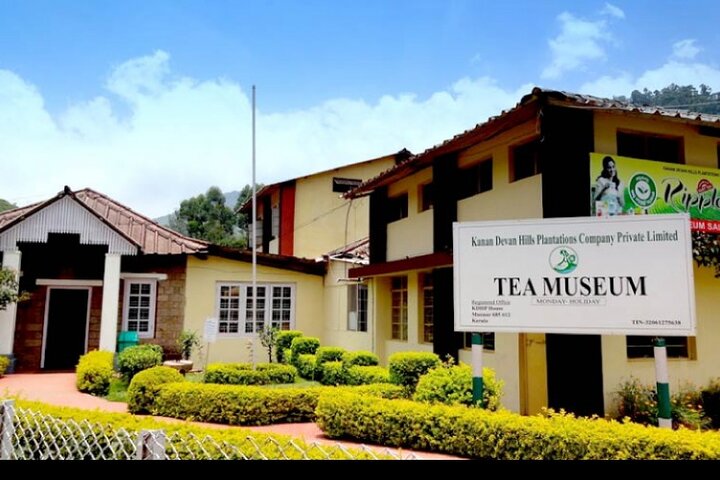 kochi to munnar A Private guided fullday tour with hotel pickup