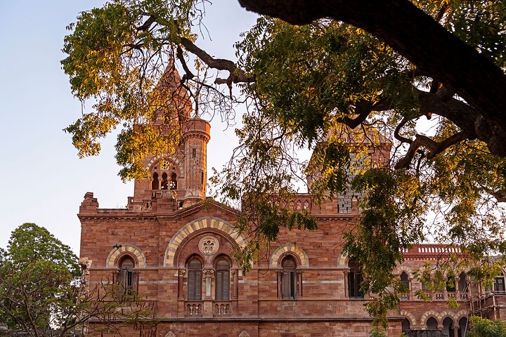 Bhuj, Narayan Sarovar Sanctuary & White Rann of Kutch Tour
