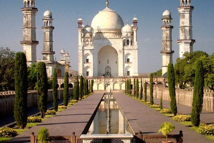 Vadodara to Aurangabad Drive to Explore the Man-made Wonder